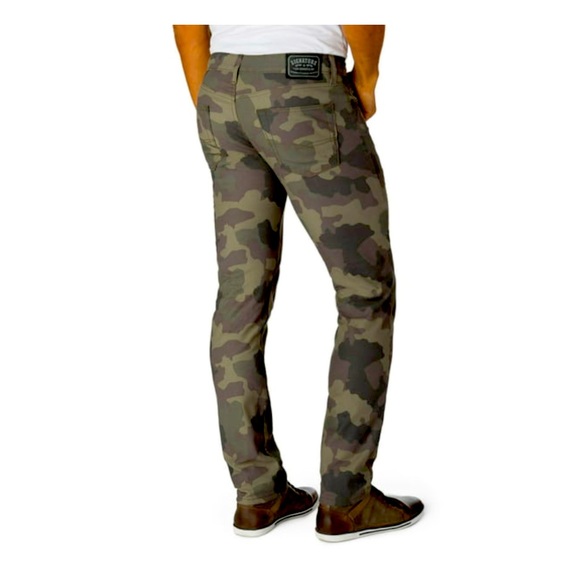 Men’s Signature Levi Strauss & Co. camo jeans - Picture 2 of 10
